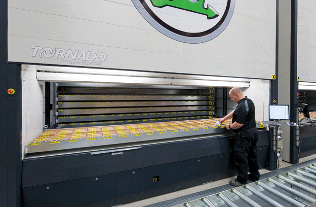 Soluții de automatizare a depozitului pentru încărcături mici, cum ar fi cutii, cutii de carton și mărfuri mici