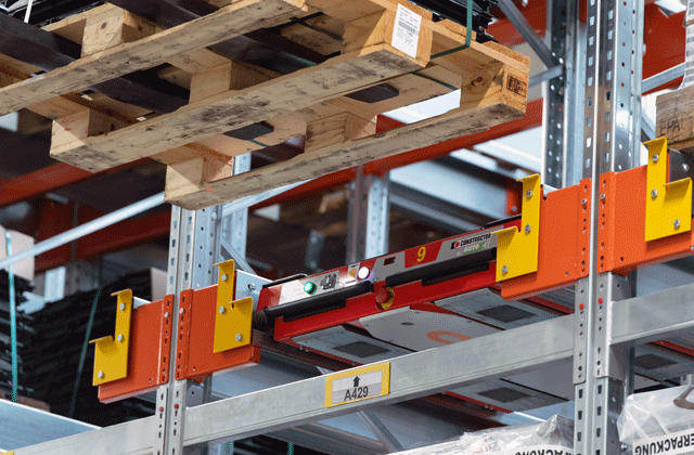 Navete radiocomandate pentru paleți de la Dexion